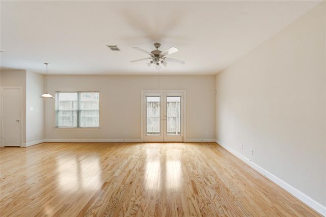 3721 Main Poplar Drive, Houston, TX 77025