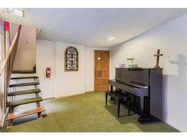 24353 S RIDGE Rd, Beavercreek, OR 97004