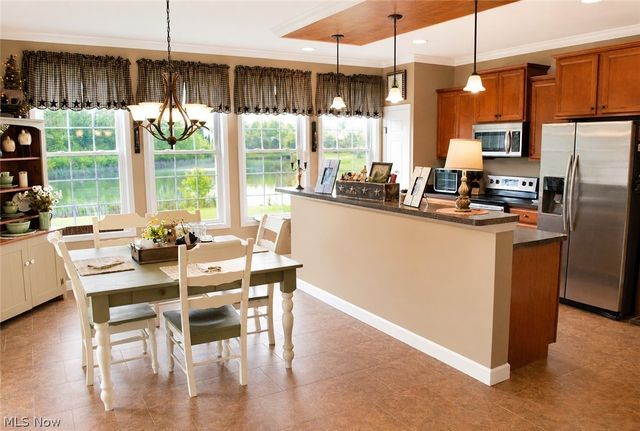 8700 Wakefield Run, North Ridgeville, OH 44039