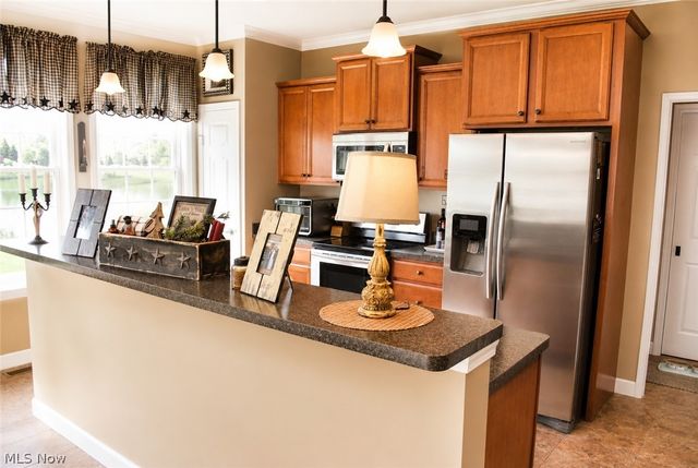 8700 Wakefield Run, North Ridgeville, OH 44039