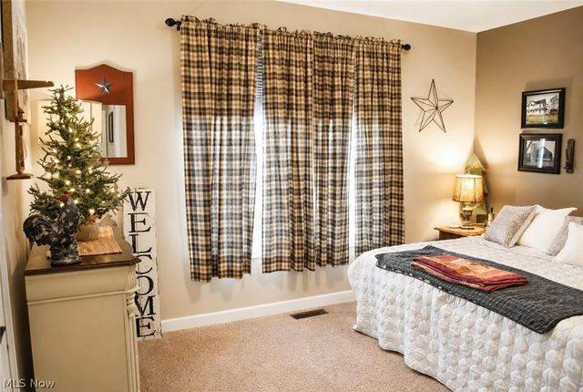 8700 Wakefield Run, North Ridgeville, OH 44039
