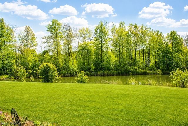 8700 Wakefield Run, North Ridgeville, OH 44039