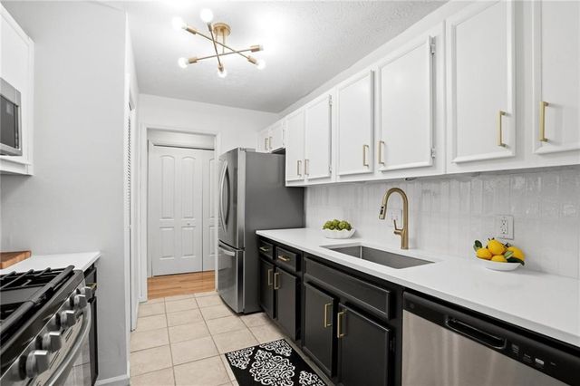 4013 Lake Pointe Circle, Roswell, GA 30075