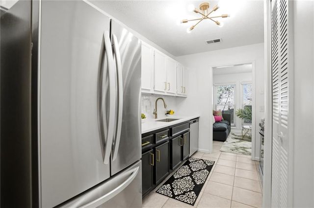 4013 Lake Pointe Circle, Roswell, GA 30075
