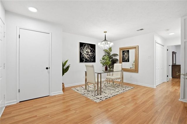 4013 Lake Pointe Circle, Roswell, GA 30075
