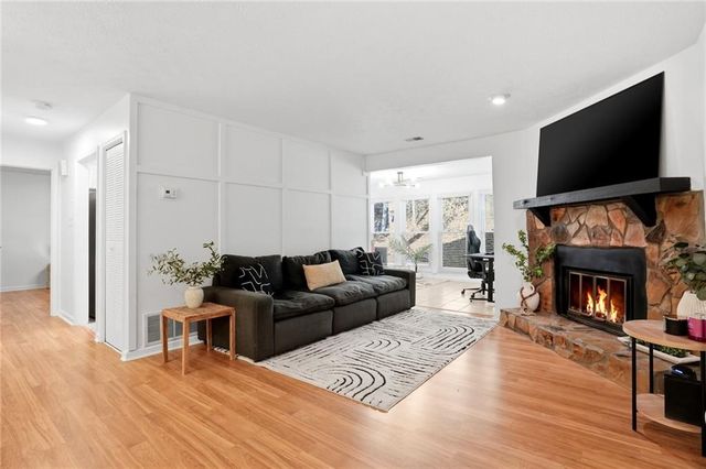 4013 Lake Pointe Circle, Roswell, GA 30075