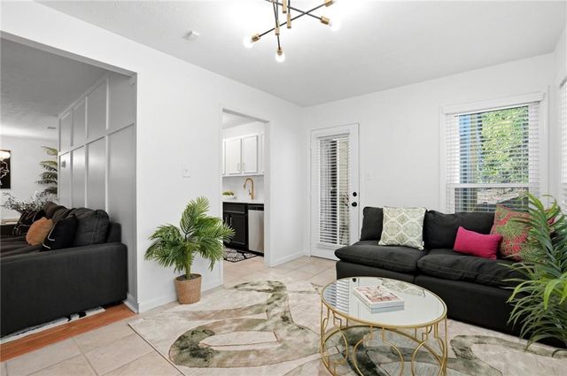 4013 Lake Pointe Circle, Roswell, GA 30075