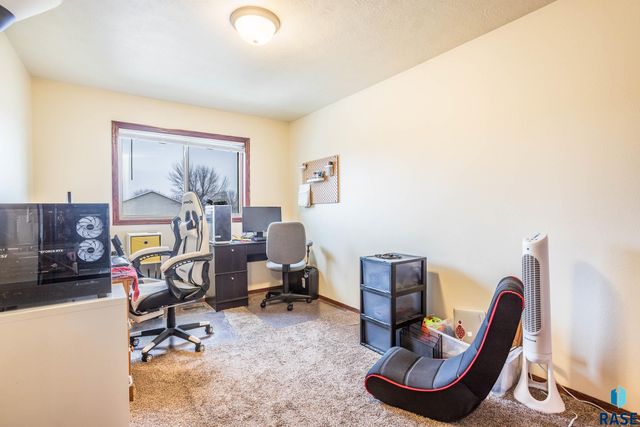 3865 N Galaxy Ln Lane, Sioux Falls, SD 57107