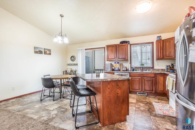 3865 N Galaxy Ln Lane, Sioux Falls, SD 57107