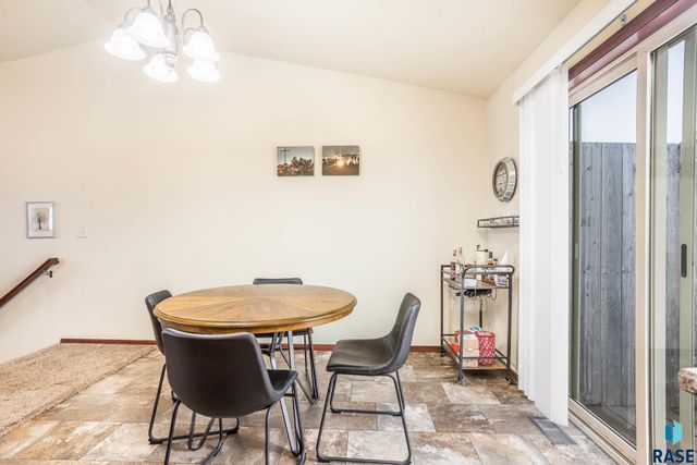 3865 N Galaxy Ln Lane, Sioux Falls, SD 57107