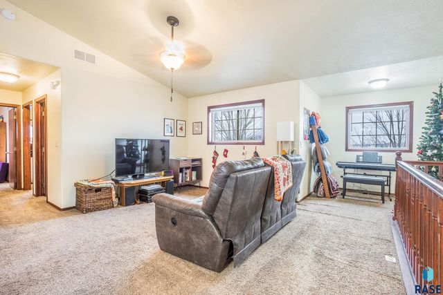 3865 N Galaxy Ln Lane, Sioux Falls, SD 57107