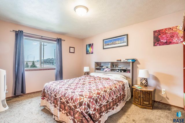 3865 N Galaxy Ln Lane, Sioux Falls, SD 57107