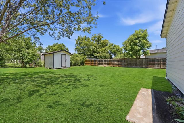 7429 W Knoll Street, Houston, TX 77028
