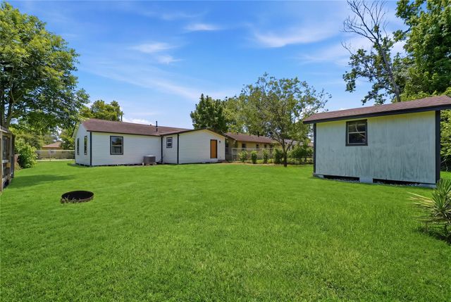 7429 W Knoll Street, Houston, TX 77028