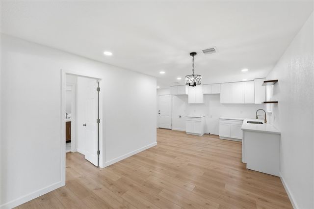 7429 W Knoll Street, Houston, TX 77028