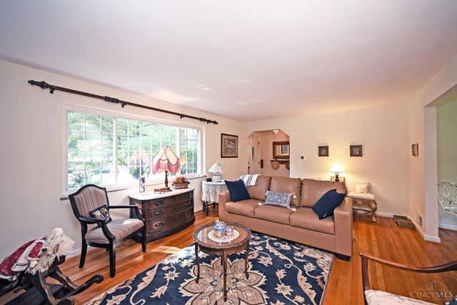 2974 Westbrook Drive, Cincinnati, OH 45238