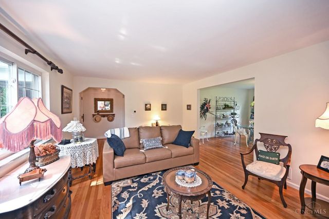 2974 Westbrook Drive, Cincinnati, OH 45238