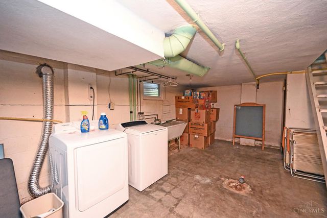 2974 Westbrook Drive, Cincinnati, OH 45238