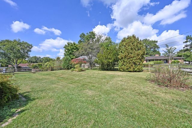 2974 Westbrook Drive, Cincinnati, OH 45238