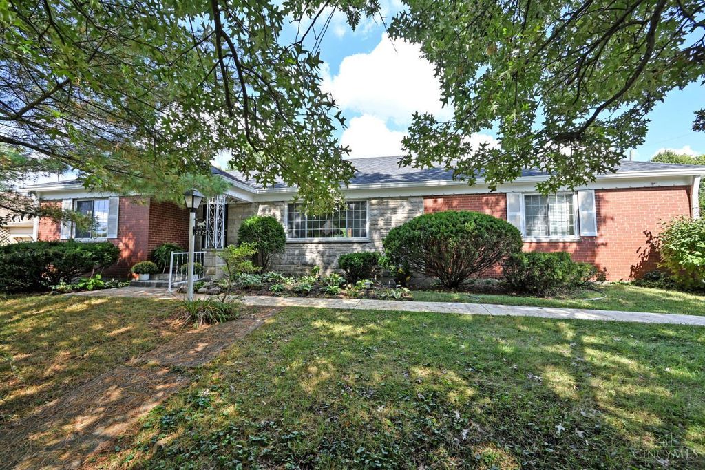 2974 Westbrook Drive, Cincinnati, OH 45238