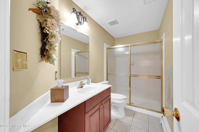 7 Seaman Road, Freehold, NJ 07728