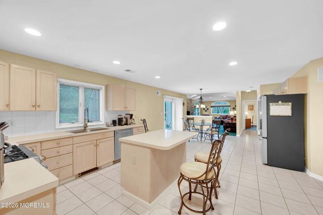 7 Seaman Road, Freehold, NJ 07728
