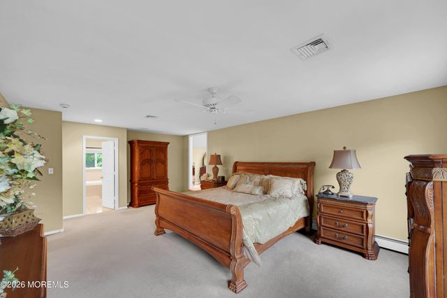 7 Seaman Road, Freehold, NJ 07728