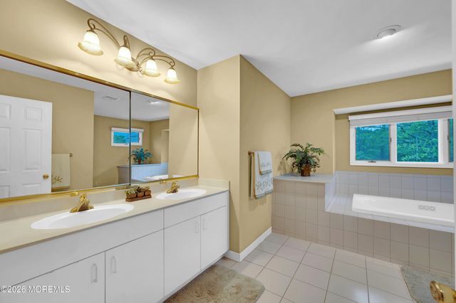 7 Seaman Road, Freehold, NJ 07728