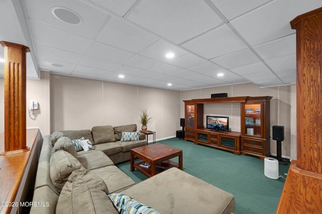 7 Seaman Road, Freehold, NJ 07728