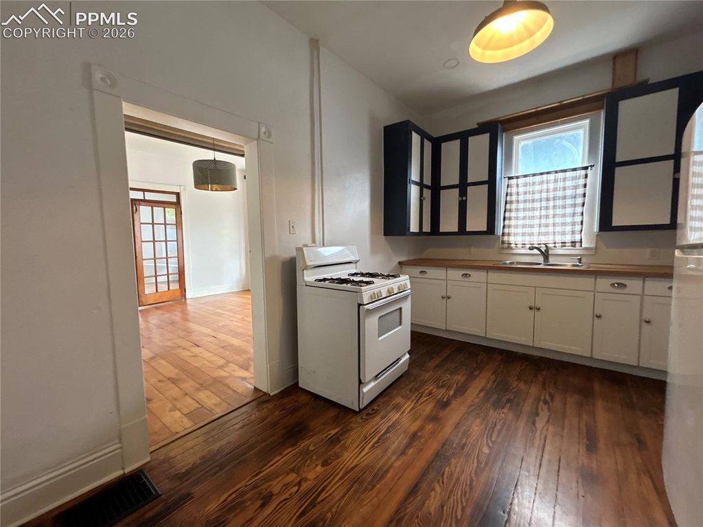 219 Jackson Street, Pueblo, CO 81004 — photo 4