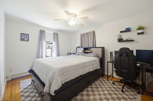 22 Hillcrest Ave, Seekonk, MA 02771