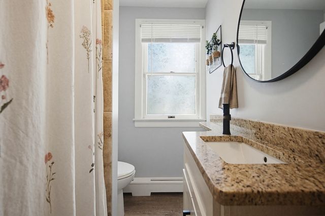 22 Hillcrest Ave, Seekonk, MA 02771