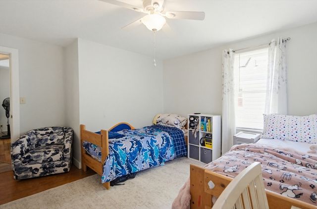 22 Hillcrest Ave, Seekonk, MA 02771
