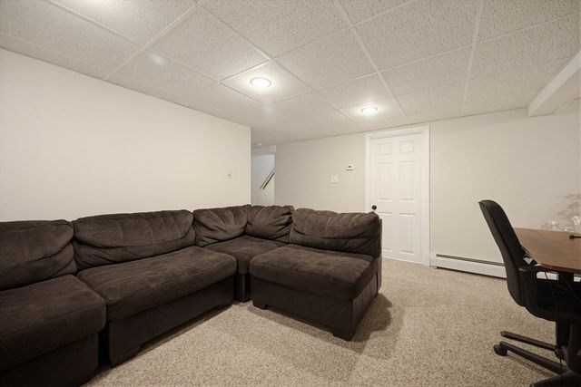 22 Hillcrest Ave, Seekonk, MA 02771