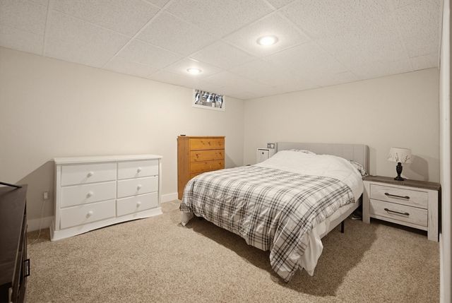 22 Hillcrest Ave, Seekonk, MA 02771