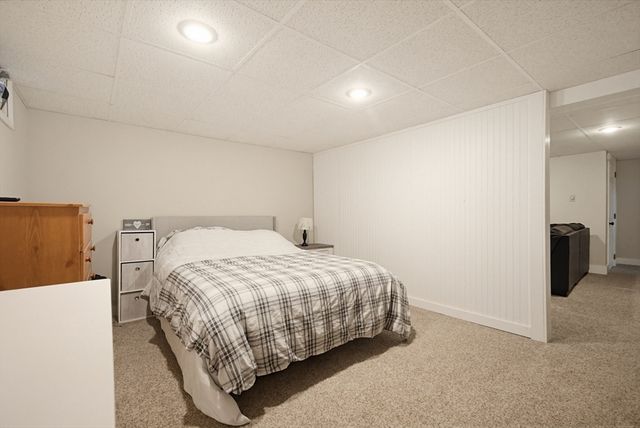 22 Hillcrest Ave, Seekonk, MA 02771