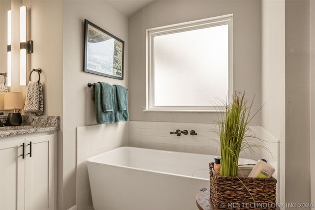 25672 E 166th Street, Coweta, OK 74429