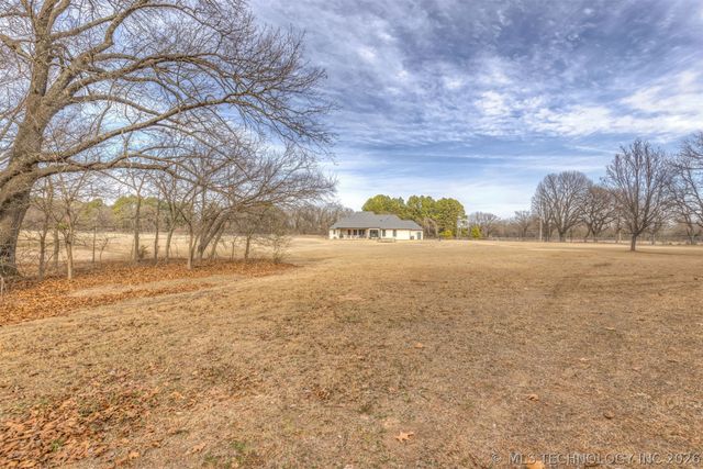 25672 E 166th Street, Coweta, OK 74429