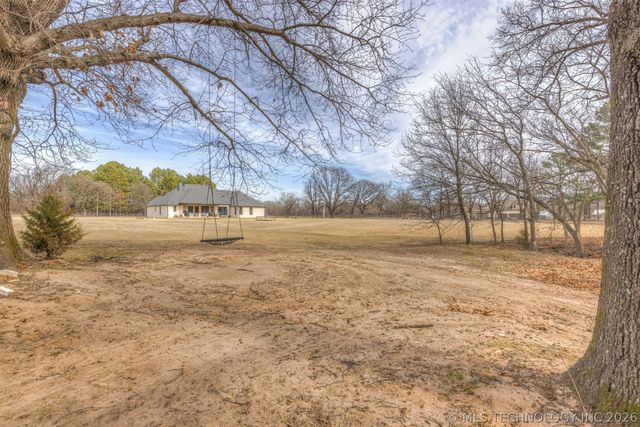25672 E 166th Street, Coweta, OK 74429