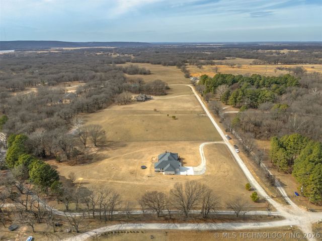 25672 E 166th Street, Coweta, OK 74429