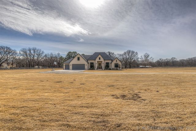 25672 E 166th Street, Coweta, OK 74429