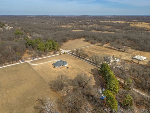25672 E 166th Street, Coweta, OK 74429