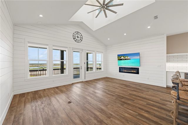 468 Paradise Pointe Dr, Port Aransas, TX 78373