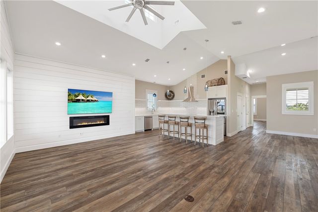 468 Paradise Pointe Dr, Port Aransas, TX 78373