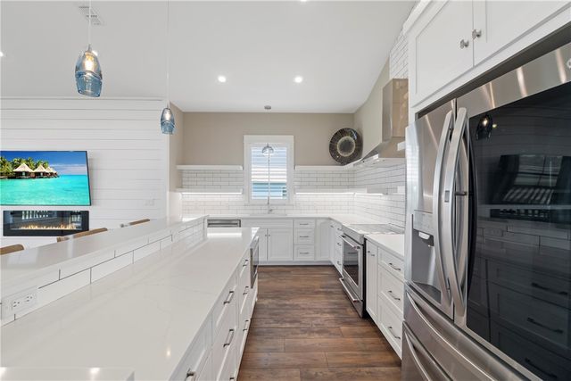 468 Paradise Pointe Dr, Port Aransas, TX 78373