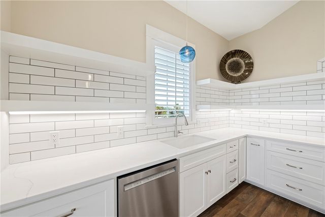 468 Paradise Pointe Dr, Port Aransas, TX 78373