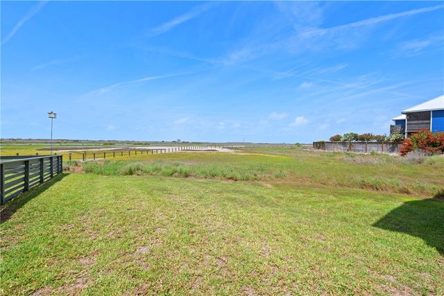 468 Paradise Pointe Dr, Port Aransas, TX 78373