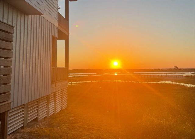 468 Paradise Pointe Dr, Port Aransas, TX 78373