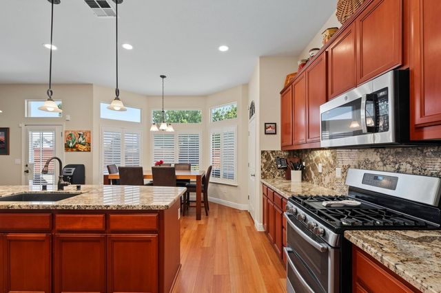 1350 Anacapri Dr, Manteca, CA 95336