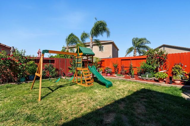 1350 Anacapri Dr, Manteca, CA 95336